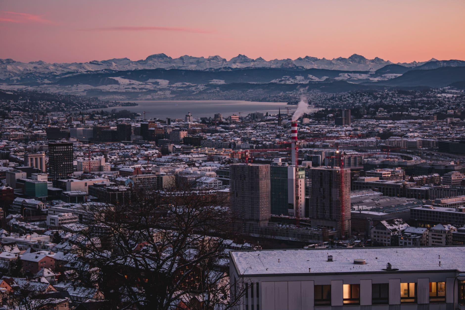 Lac et Alpes près de Zurich, Suisse