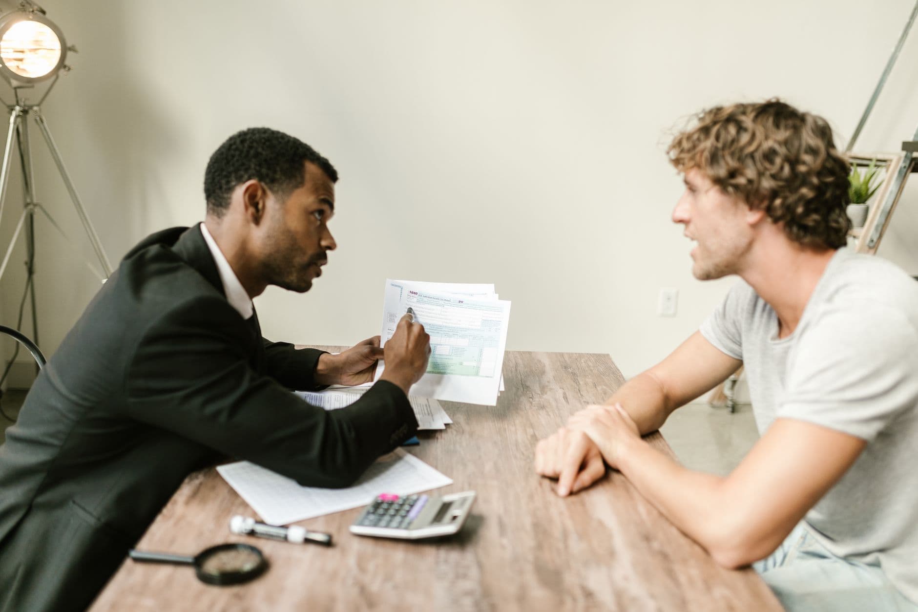 Personal consultation at the table